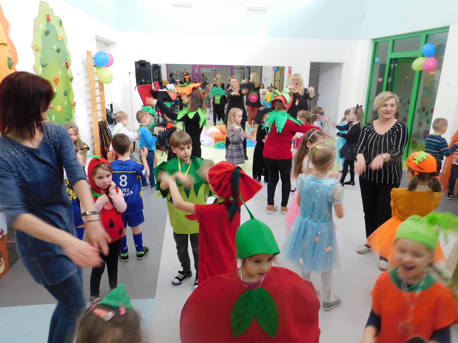21.02. Bal karnawałowy (sala zielona, czerwona)