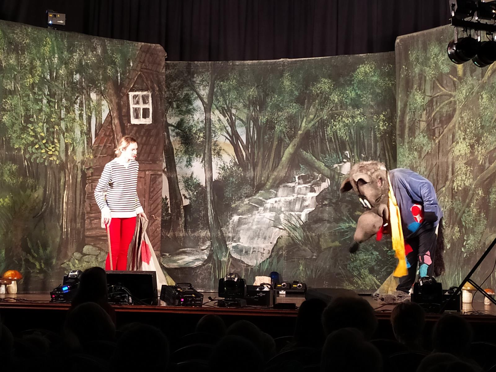 15.02. Wyjazd do Domu Kultury w Łasku na spektakl pt. „Leśne przygody”
