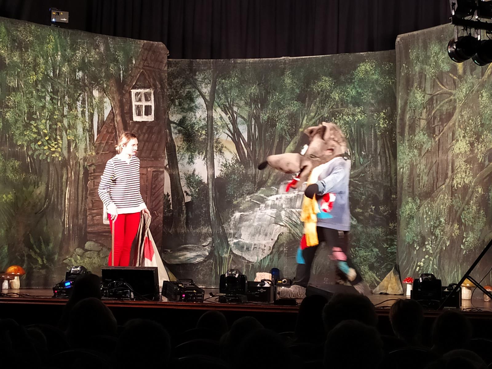 15.02. Wyjazd do Domu Kultury w Łasku na spektakl pt. „Leśne przygody”